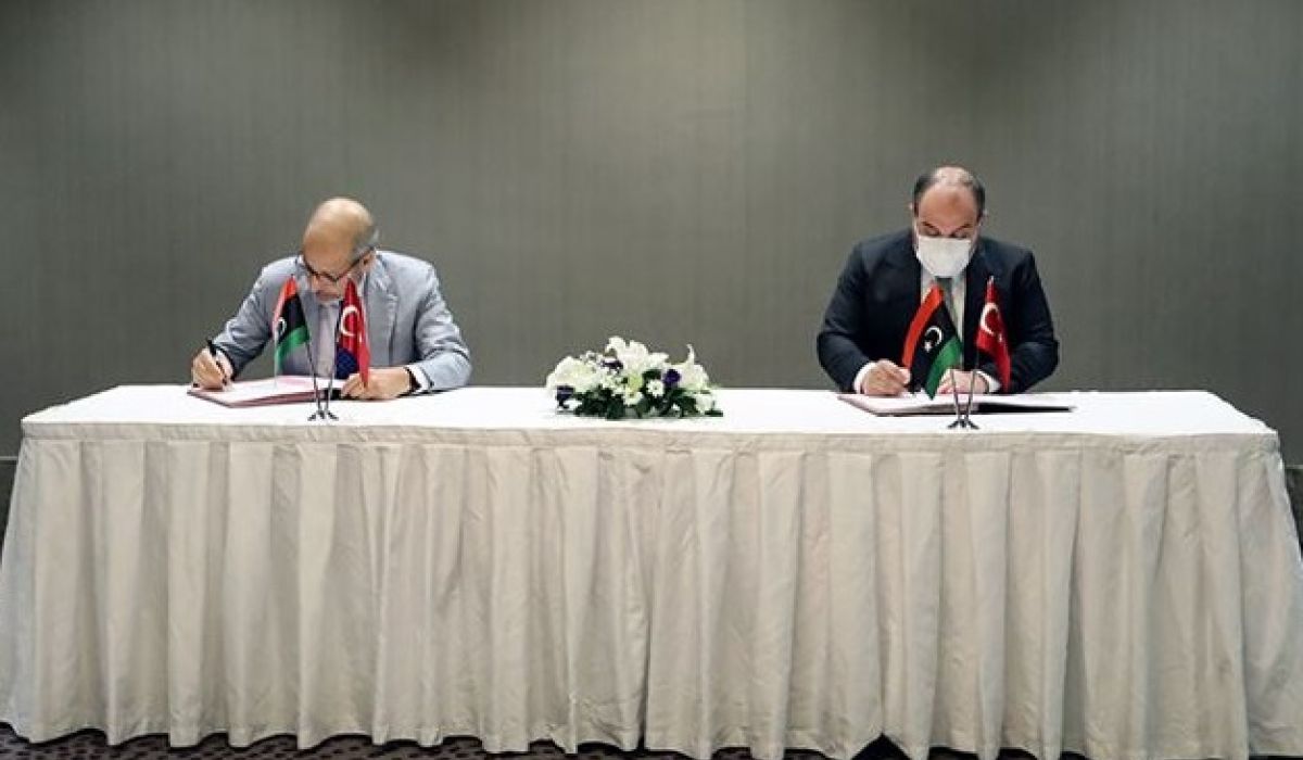 "الكبير" يوقع مع وزير الصناعة التركي اتفاقية لتعزيز التعاون الاقتصادي والتكنولوجي