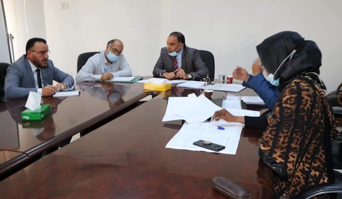 وزير الصناعة والمعادن يؤكد على حلحلة مشاكل الشركات المتعثرة