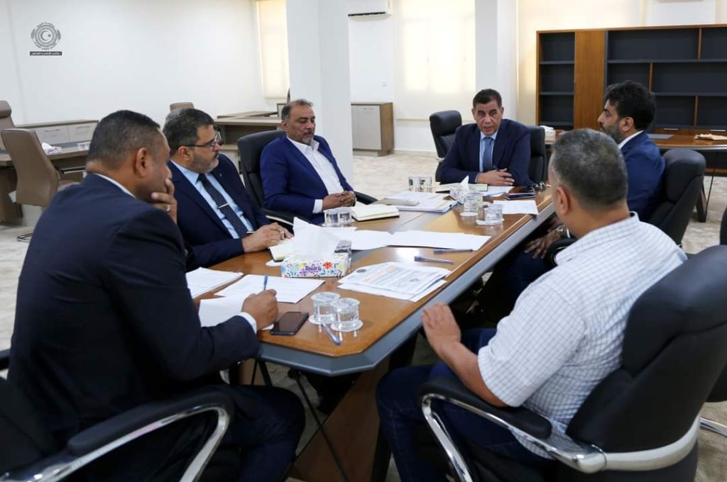العمل والتأهيل تستلم أعمال لجنة التعيينات الصادرة عن الحكومة الليبية المؤقتة