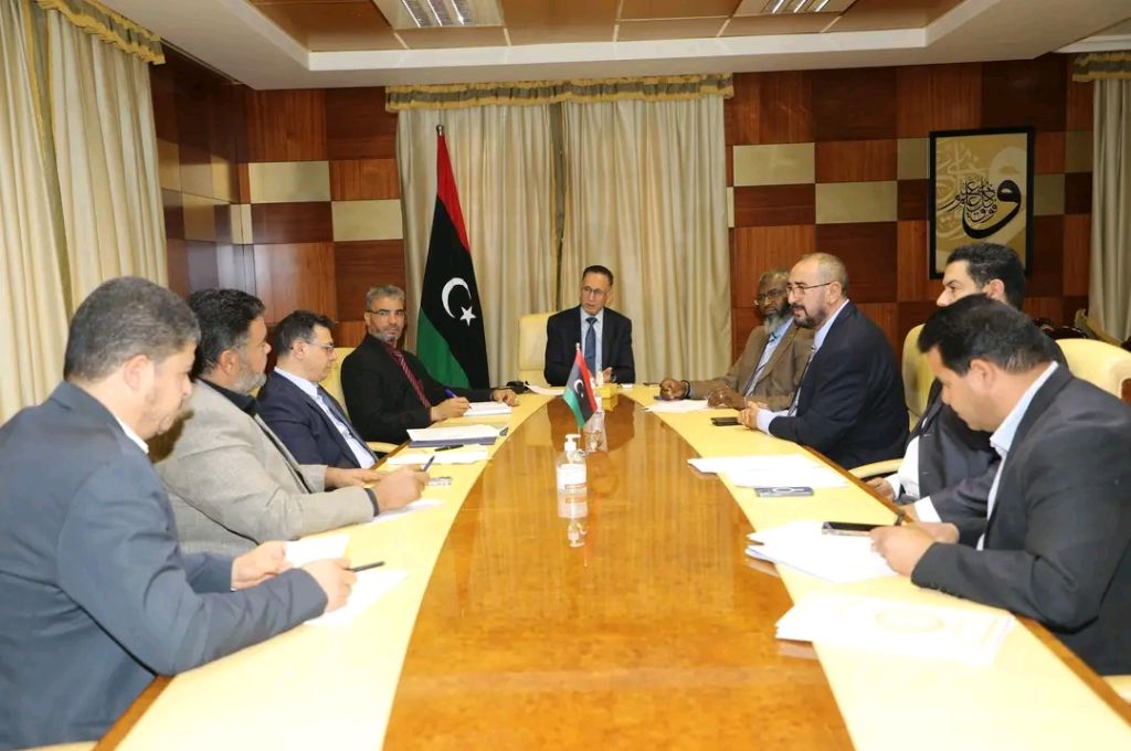 "أبوجناح" يجتمع مع ممثلين عن كبرى الشركات الأمريكية المصنعة للأدوية والمستلزمات الطبية