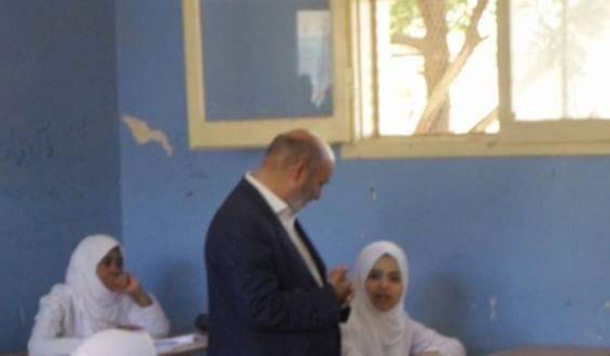 مراقب التعليم بسبها يزور مدارس بالبلدية لمراقبة حضور المعلمين وانطلاق الدارسة