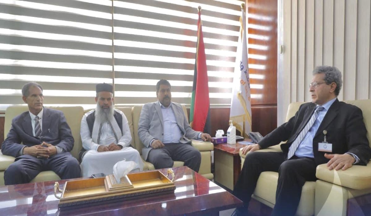 وزير النفط والغاز يلتقي عدداً من عمداء بلديات المنطقة الغربية
