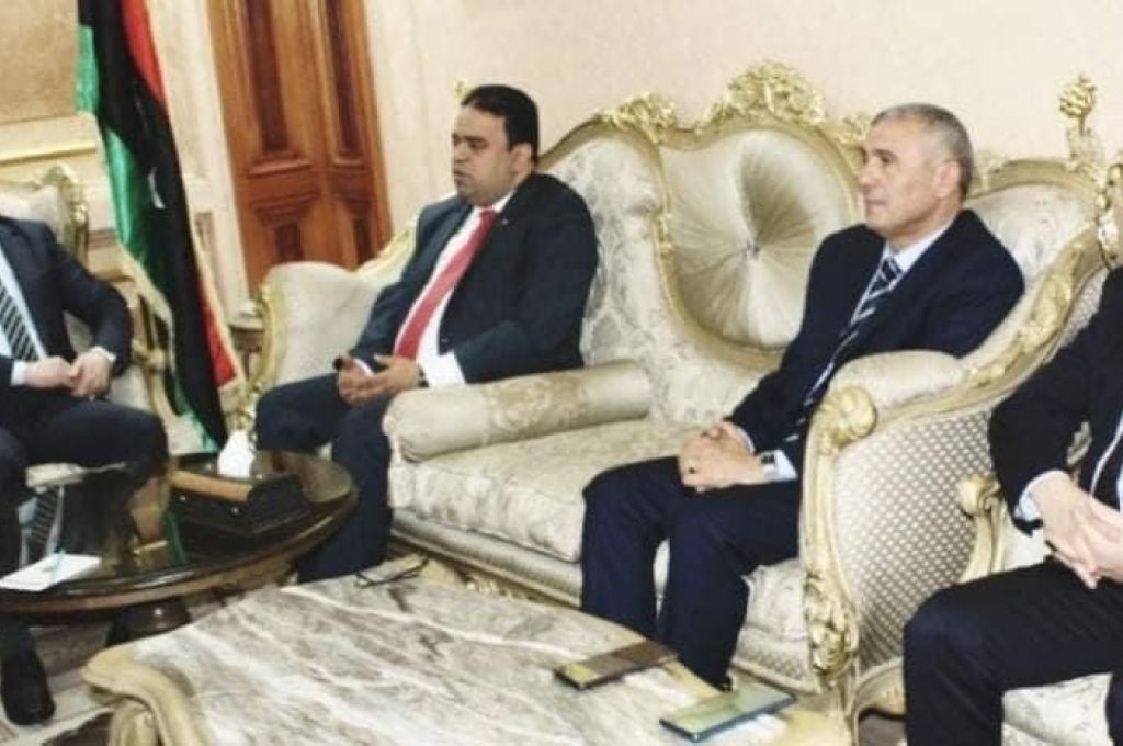 خاص.. فريق السيولة بالمركزي يكشف تسليم قسم اصدار طرابلس 35 مليون لفروع التجاري ..مع توضيح التوزيعات