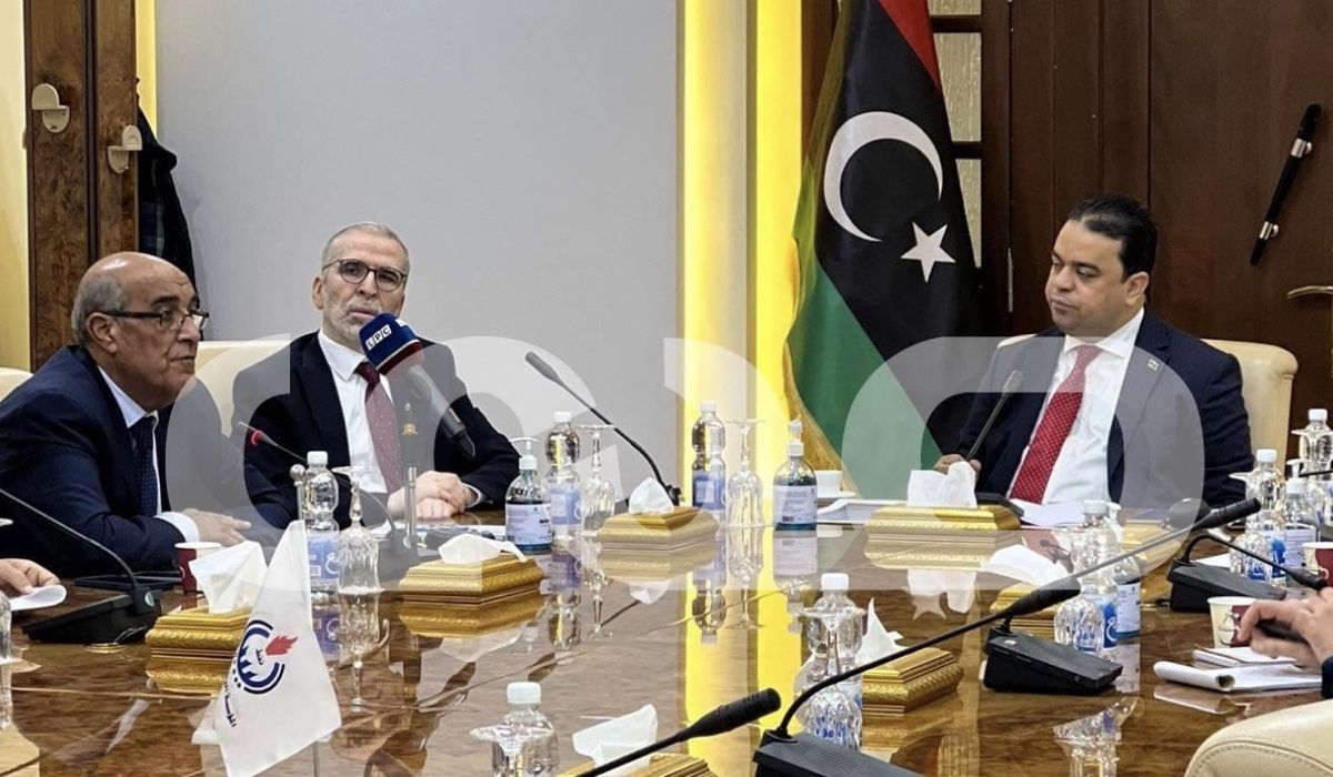 خاص.. بعد توقيع اتفاقية بين مؤسسة النفط ومنظمة الصحة العالمية.. العابد يجتمع بصنع الله