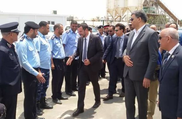 رويترز : أستقرار أسعار النفط في ظل عدم وجود توازن في السوق العالمية وليبيا تواجه خطر إقفال إنتاجها