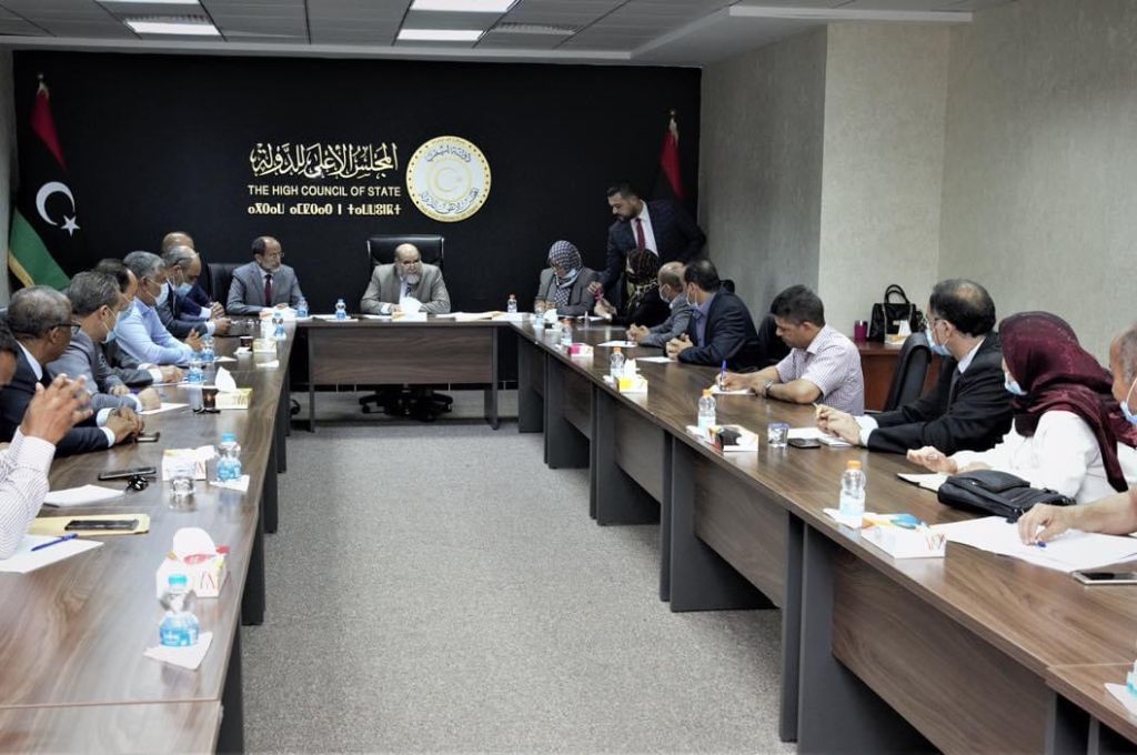 رئيس المجلس التسييري لبلدية بنغازي يجتمع مع نائب رئيس اللجنة الدولية للصليب الأحمر لمناقشة المشاريع التي تقوم بها اللجنة