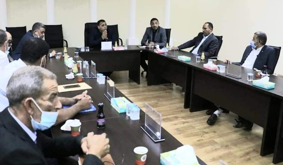 "توفير الوقود"... محور اجتماع بلدي مصراتة مع عمداء بلديات الجنوب