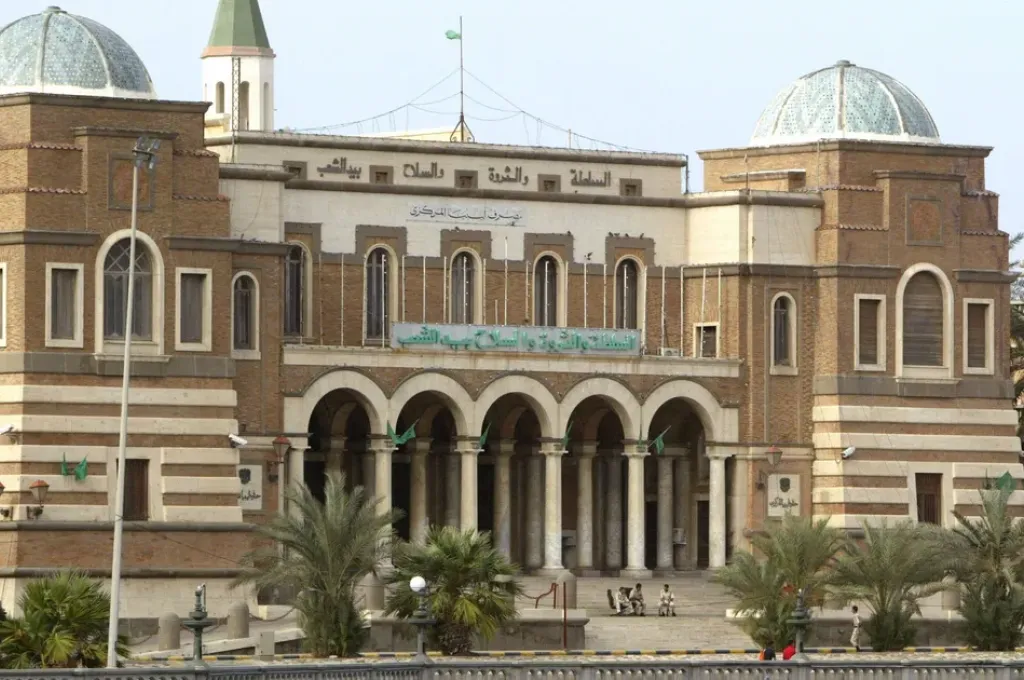 "حلمي القماطي": تراجع الدولار.. حقيقة استقرار أم وهم زائل يخدع الأسواق؟