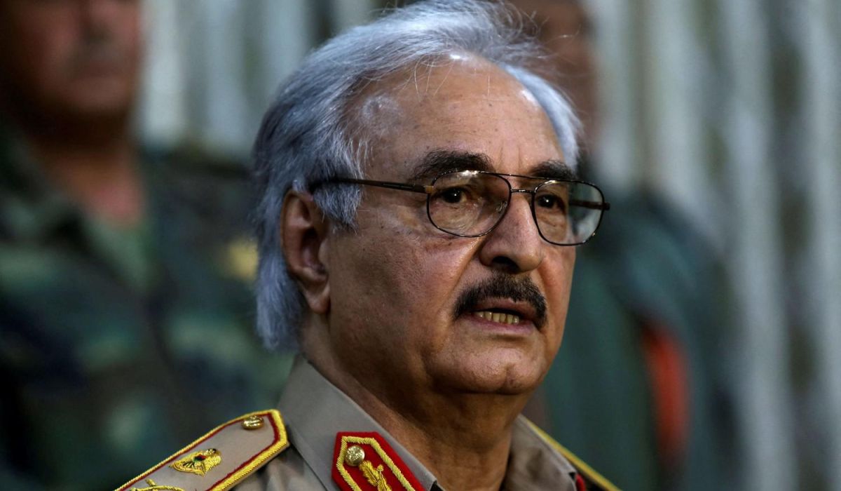 خاص.. خبير استراتيجي إيطالي لصدى: هذه أهداف حفتر من خطابه بخصوص عائدات النفط