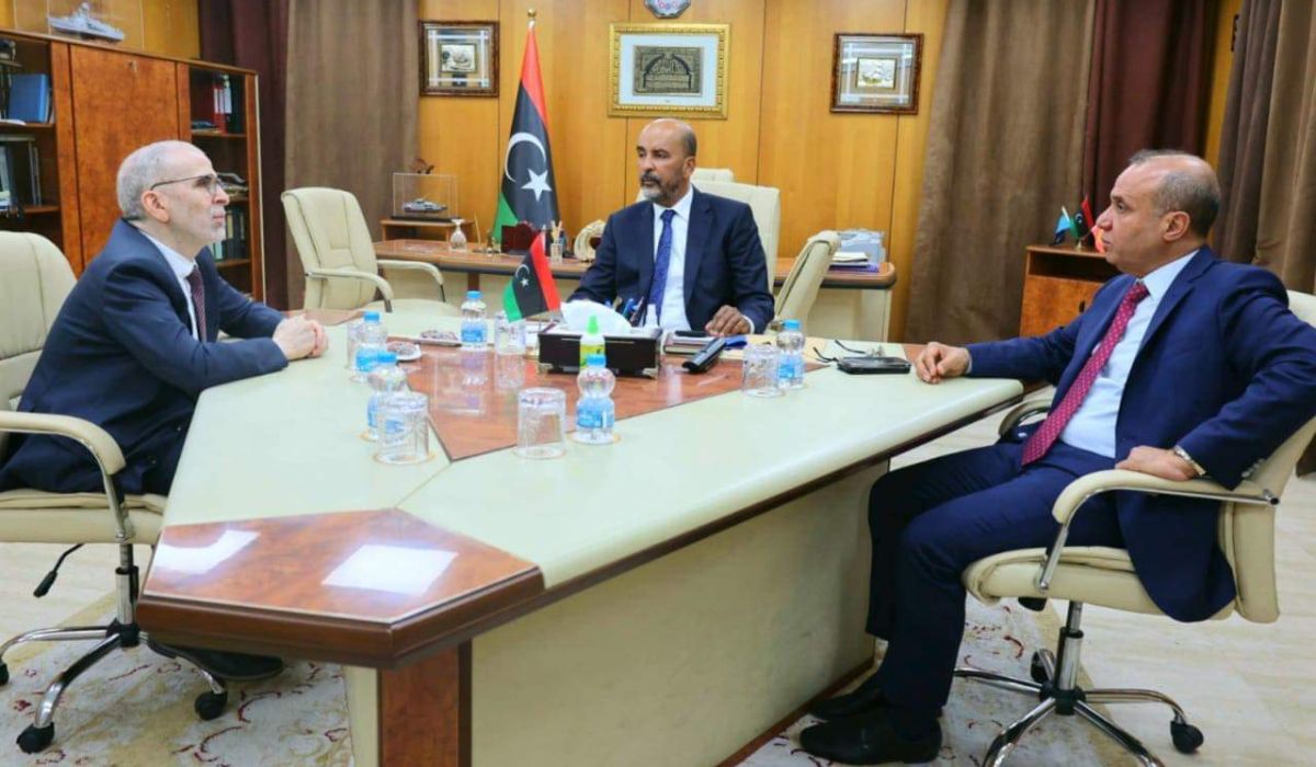 اجتماع لمناقشة إغلاق الحقول النفطية وتداعياتها