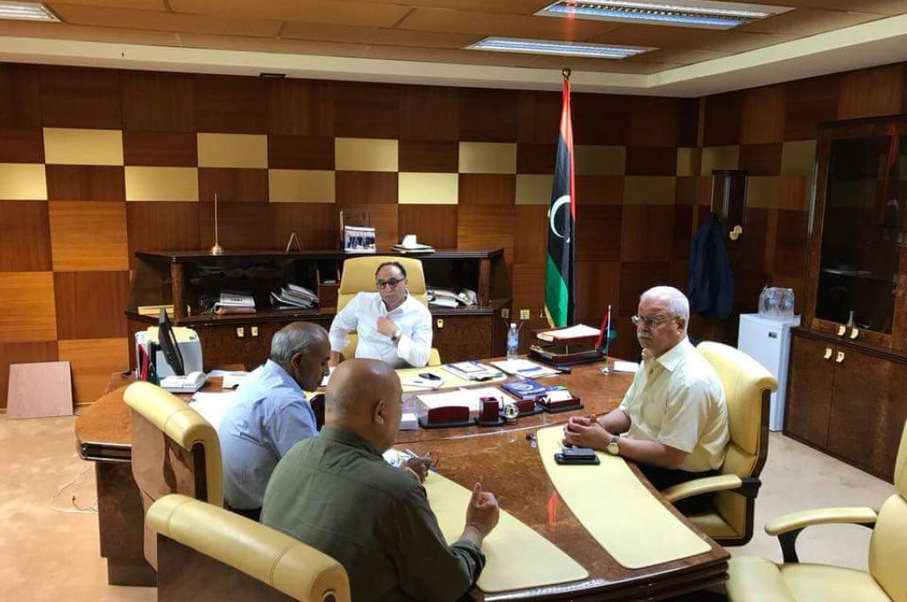 معيتيق يناقش كيفية فتح خط الطيران بين ليبيا وايطاليا