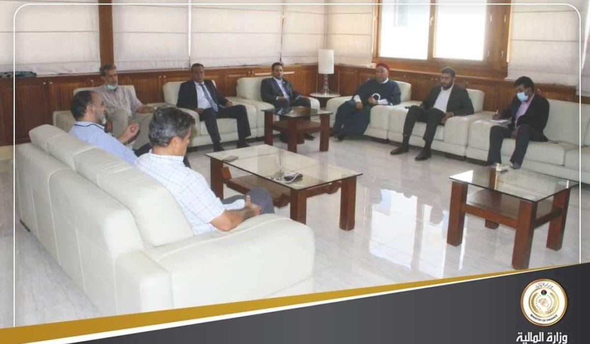 بومطاري يبحث عددًا من القضايا الاقتصادية مع الهئية الطرابلسية