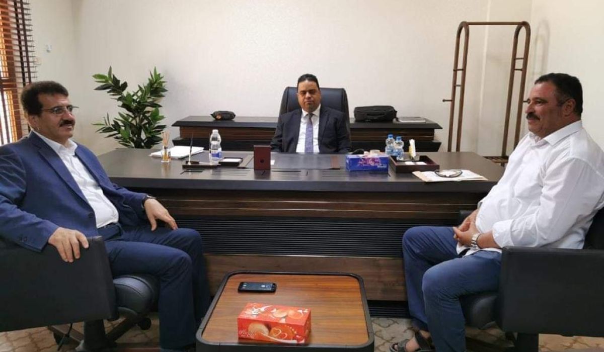 "العابد" يبحث تنظيم سوق العمل المحلي مع بلدية جنزور