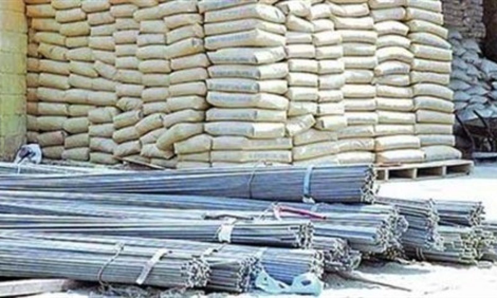 حسني بي "انخفاض أسعار مواد البناء دليل أن الإصلاحات الاقتصادية في الاتجاه الصحيح "