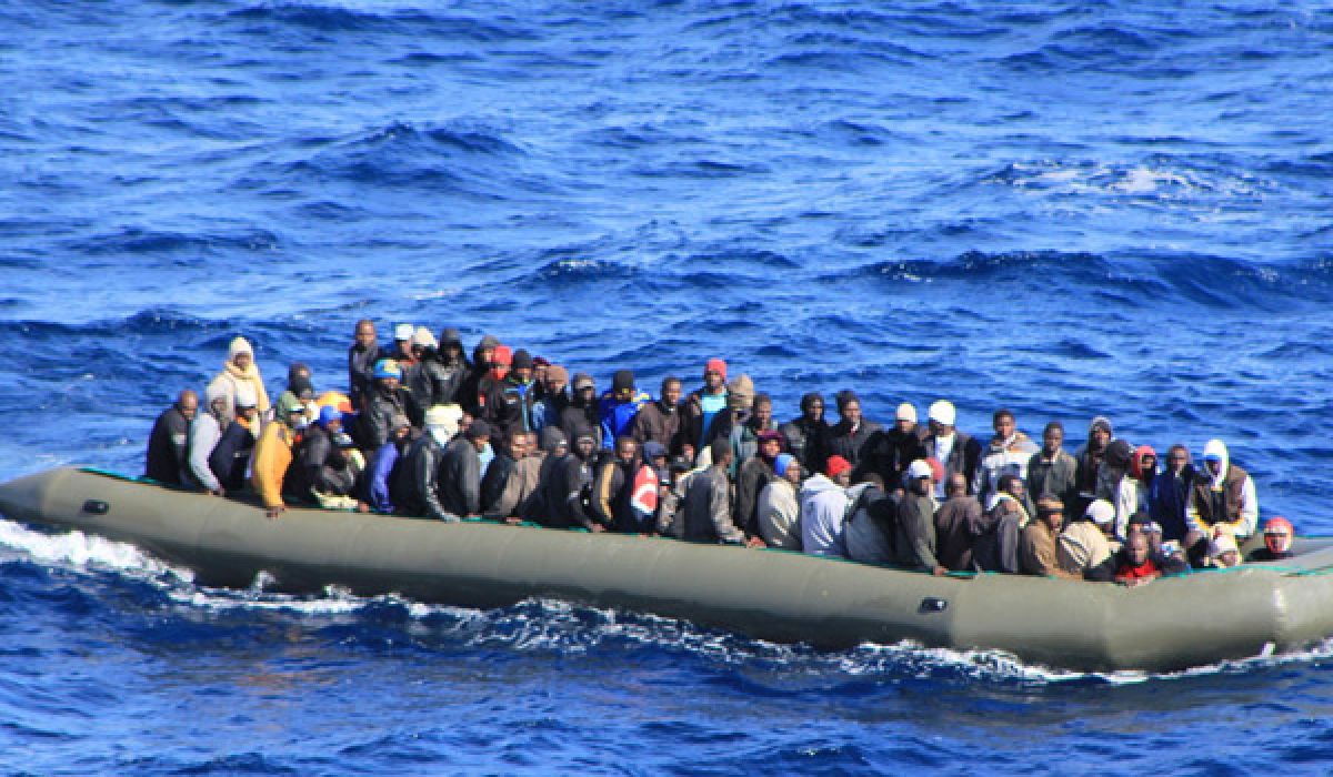 مركز إيواء الخمس يستقبل 105 من المهاجرين غير الشرعيين من جنسيات إفريقية