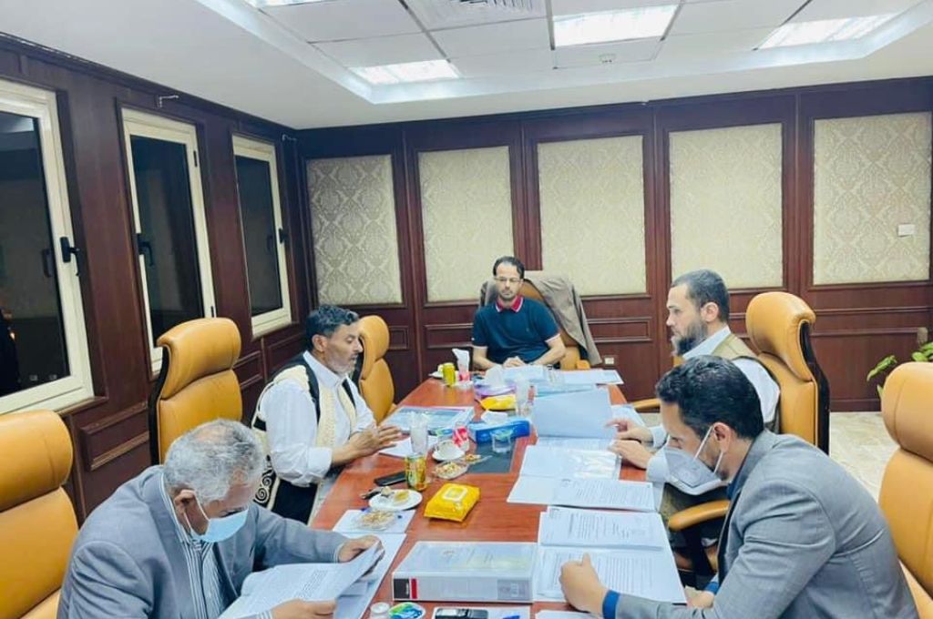 رئيس المجلس الرئاسي يناقش مع وزير الخارجية التركي سبل تعزيز التعاون الاقتصادي