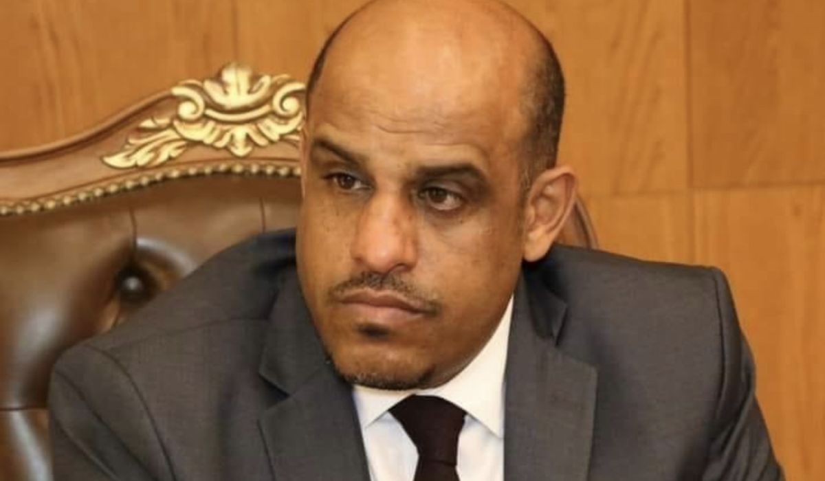 وزير الرياضة يدين قيام مجموعة خارجة عن القانون بإقتحام مقر الوزارة ..ويطالب الداخلية بفتح تحقيق