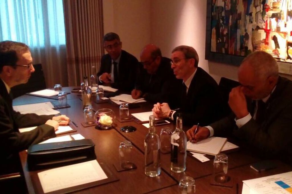 الوطني التجاري يشرع في قبول طلبات الحصول على مخصصات أرباب الأسر من النقد الاجنبي