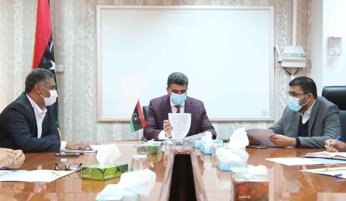 شكشك يجتمع مع عدد من الجهات المختصة لمناقشة مشكلة قصور شبكة الكهرباء