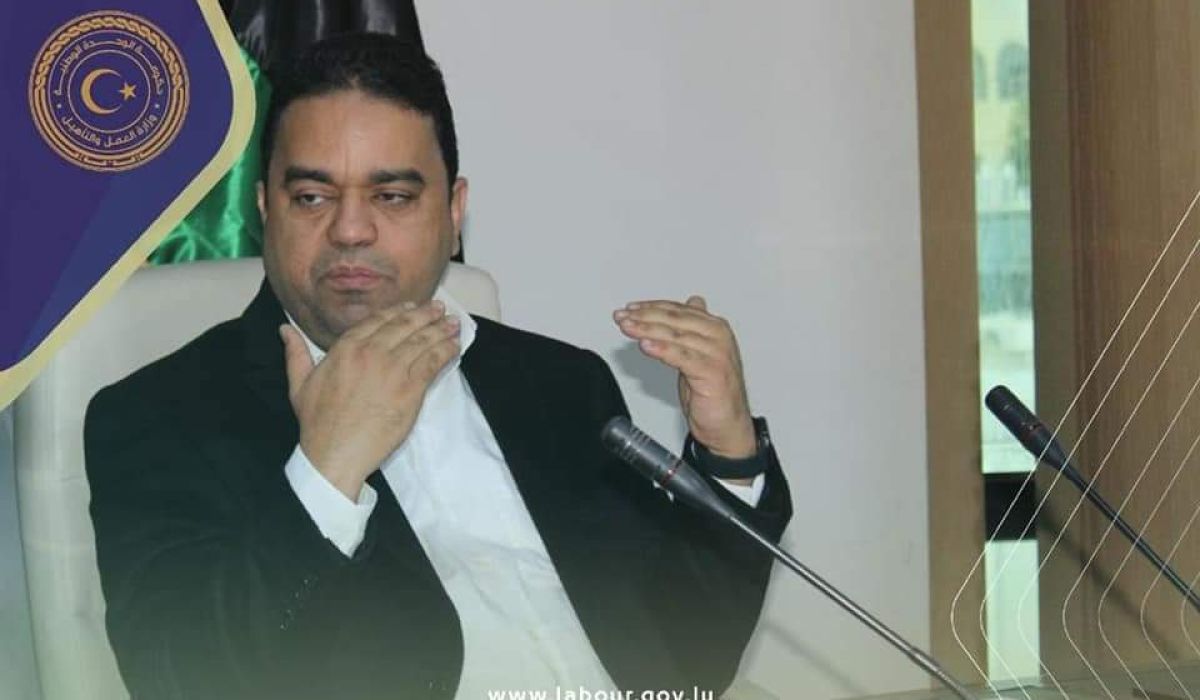 العابد يشدد على ضرورة التنسيق مع إدارة تفتيش العمل والسلامة المهنية لضبط المخالفات
