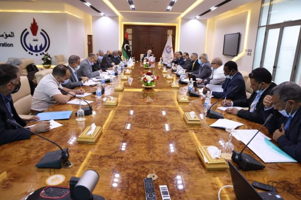 نقابة البريد والاتصالات تطالب رئيس الوزراء بالإبقاء على فيصل قرقاب رئيساً للشركة القابضة "إلى حين استقرار الدولة"