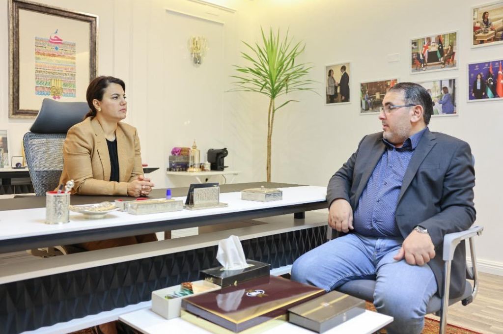 خاص.. المالية بالوحدة الوطنية تنفي لصدى إحالة المرتبات للمركزي.. وتكشف موعدها