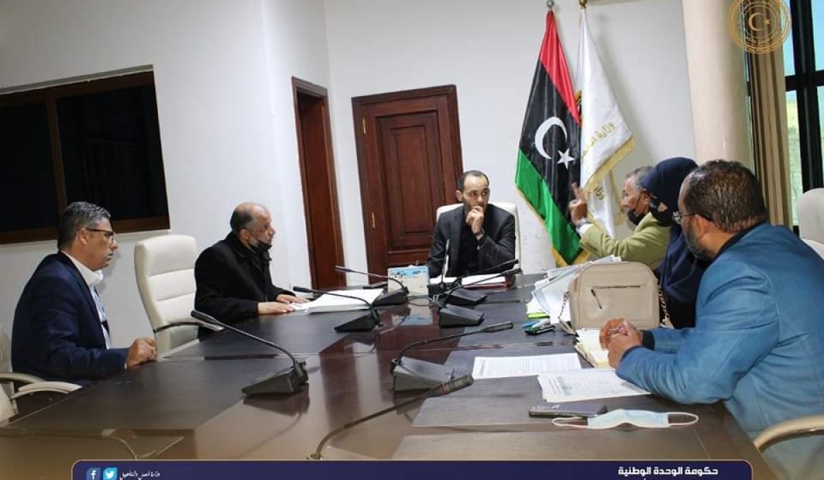 العمل والتأهيل تجتمع مع اللجنة العليا للشركات المتعثرة والمنسحبة
