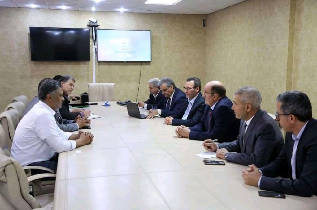 في لقاءٍ مع صدى .. عون يكشف عن مدى قانونية قرار "صنع الله "بإيقاف الإيرادات ورأي وزارته حول مستجدات إغلاق النفط الأخيرة