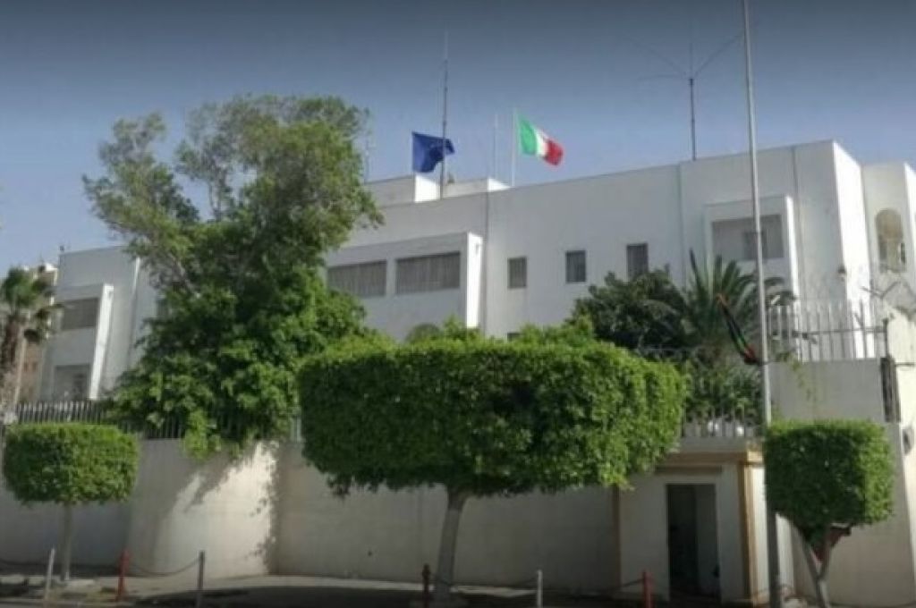 السفير التركي يناقش عودة الشركات التركية مع وزير الحكم المحلي بحكومة الوفاق