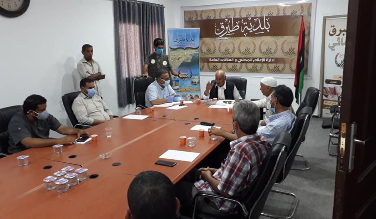 احترازا من تفشي فيروس كورونا .. بلدية طبرق توصي بإغلاق المطاعم والمقاهي وصالات الأفراح لمدة أسبوعيْن