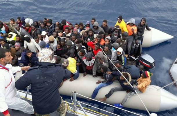 عقيلة صالح في لقاء مع الشكري يتمنى له تحقيق تحسن في الأوضاع الاقتصادية