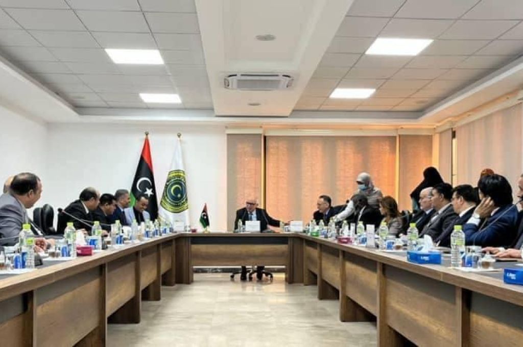 مع رد المواطنين عليه .. "العكاري" يعلق على منشورات إدارة الرقابة على المصارف والنقد بالمركزي