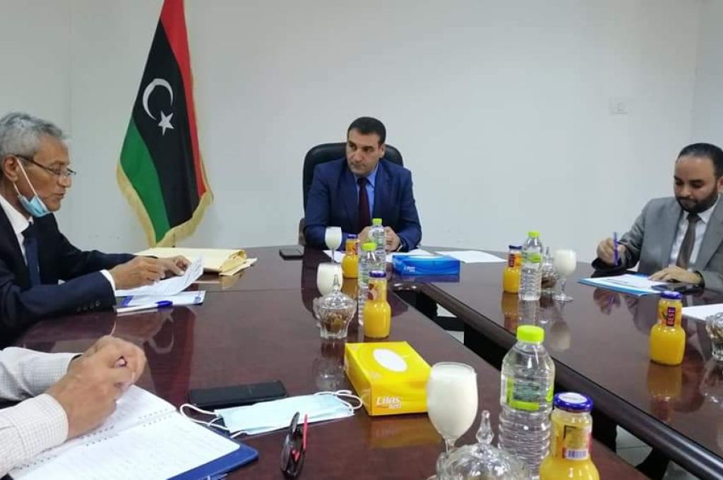 الصناعة والمعادن تبحث كيفية تشغيل الشركات المتعثرة