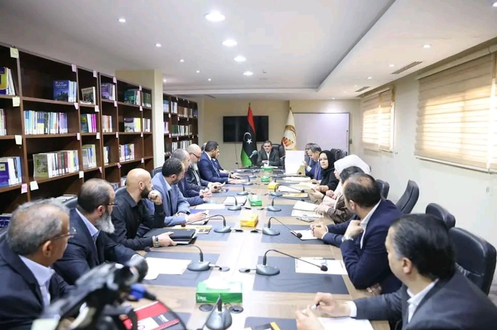 "أبوجناح" يجتمع مع ممثلين عن كبرى الشركات الأمريكية المصنعة للأدوية والمستلزمات الطبية