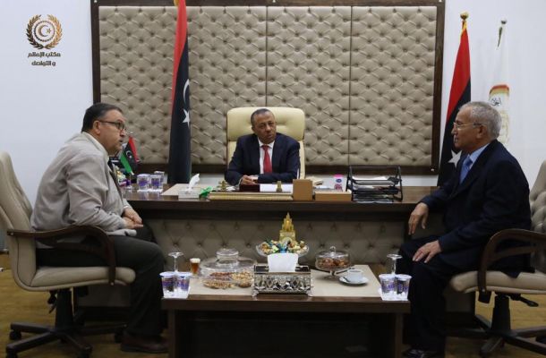 رويترز : أستقرار أسعار النفط في ظل عدم وجود توازن في السوق العالمية وليبيا تواجه خطر إقفال إنتاجها