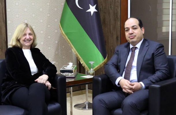 الوطنية للنفط وشركة فلويد أويل توقعان مذكرة تفاهم لتطوير حقل الهرم