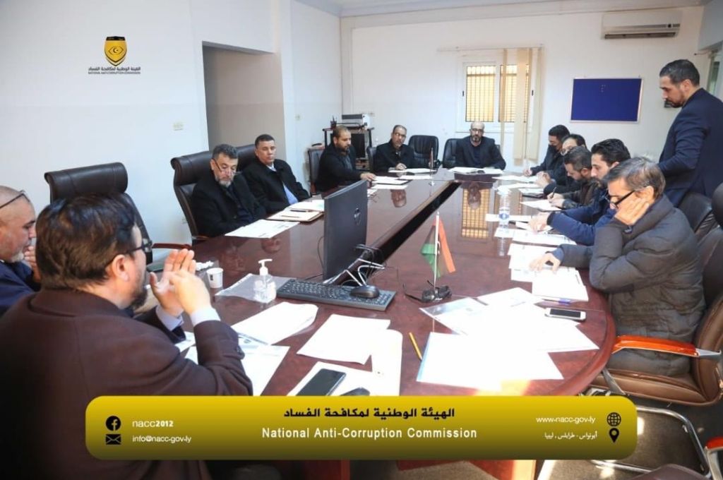 وزير الصحة يبحث مع إدارتي الطوارئ الصحية والمشروعات كيفية رفع جاهزية مراكز العزل والفلترة