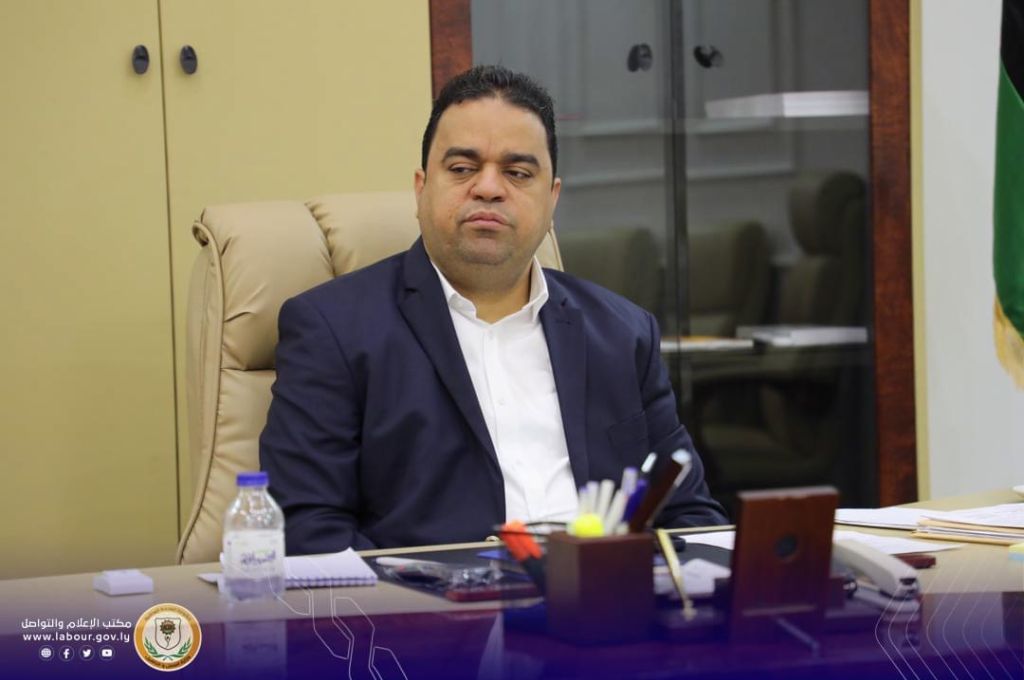 صندوق تيسير الزواج يسلّم مخصصات المُنحة المتأخرة لعدد من الفئات الخاصة إلى وزارة الشؤون الاجتماعية