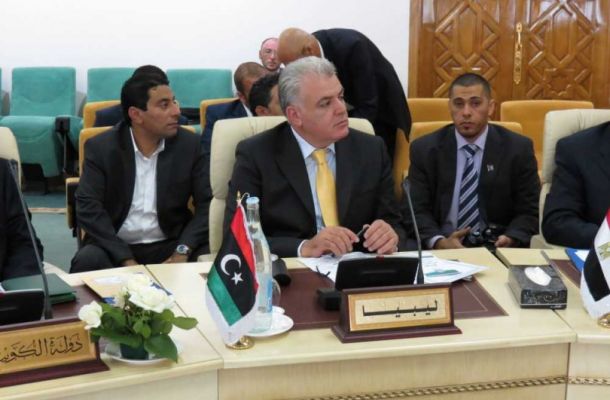 مراقب اقتصاد البيضاء يطالب الحرس البلدي بمراقبة سعر ووزن رغيف الخبز في المخابز