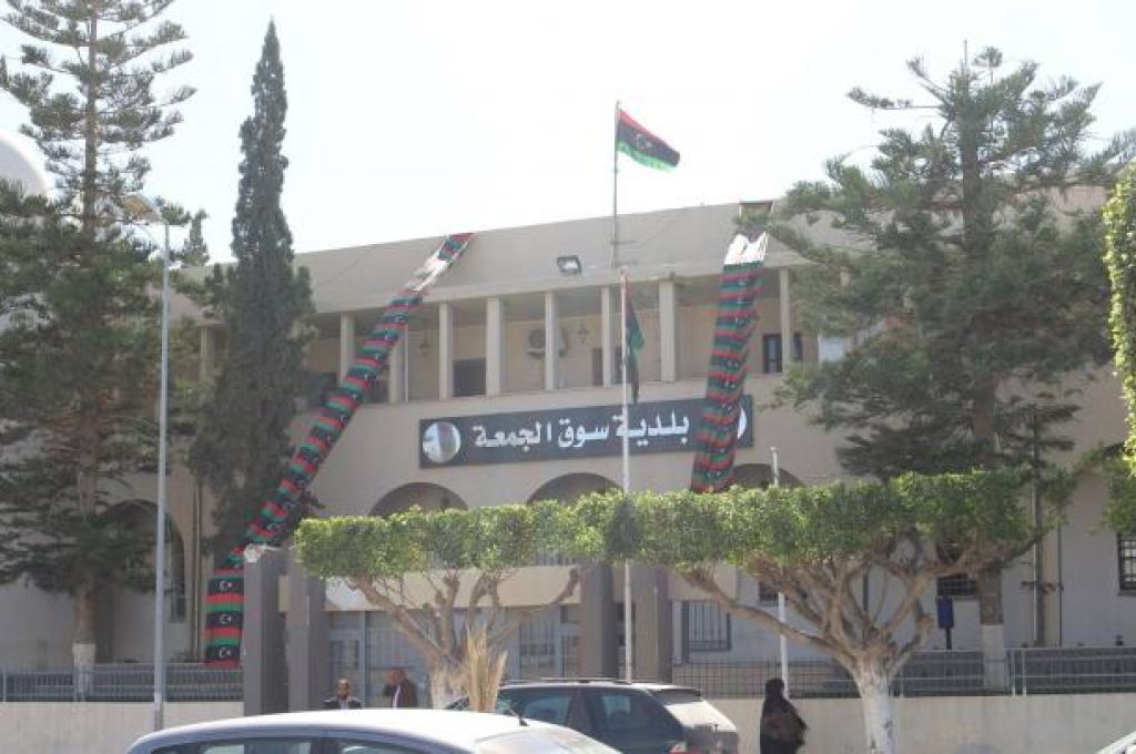 حسني بي: منحة أرباب الأسر سرقة مشرعنة ويجب تطبيق سعر الصرف عليها