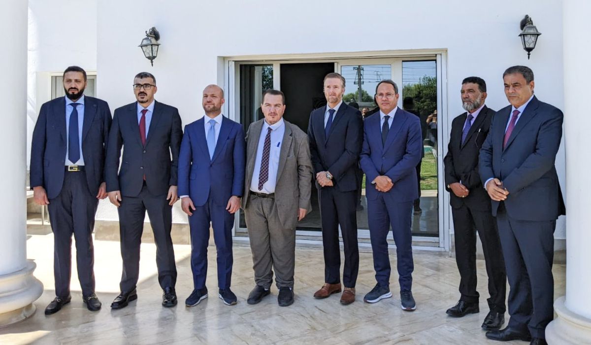 وزراء من حكومة الوحدة يناقشون مع السفارة الأمريكية بليبيا أهمية تعزيز الشفافية المالية ومكافحة الفساد
