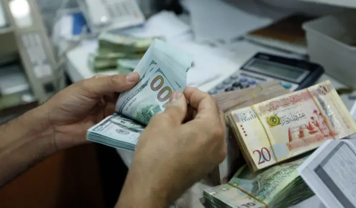 خاص.. عدد من صغار التجار يؤكدون لصدى تلقيهم رسائل موافقة واردة من منصة الاعتمادات المستندية الجديدة