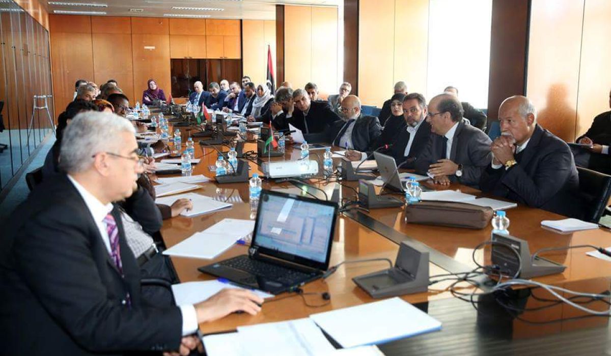 مائدة مستديرة بعنوان " الإدارة المحلية و دورها في الاستقرار و التنمية "