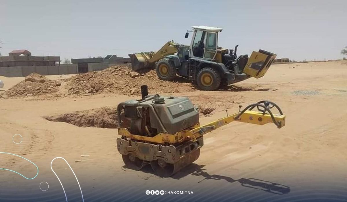 "العامة للكهرباء" تواصل استكمال تركيب الأبراج المتبقية في مشروع خط نقل الطاقة "أوباري-الفجيج"