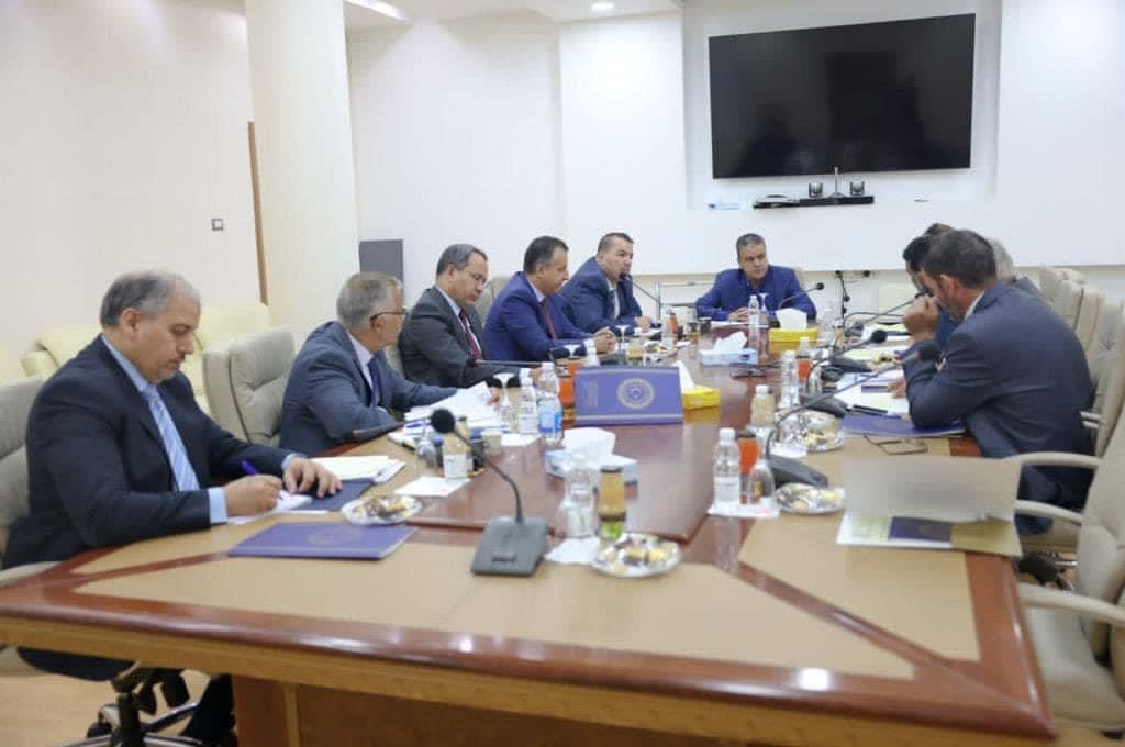 وزير التخطيط والمالية بالحكومة الليبية يناقش مقترح الميزانية وتعديل قانون المرتبات
