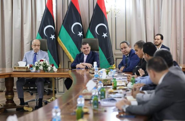 تعبئة نموذج إقرار الذمة المالية من قبل مستشار بالمجلس الوطني للتطوير الاقتصادي