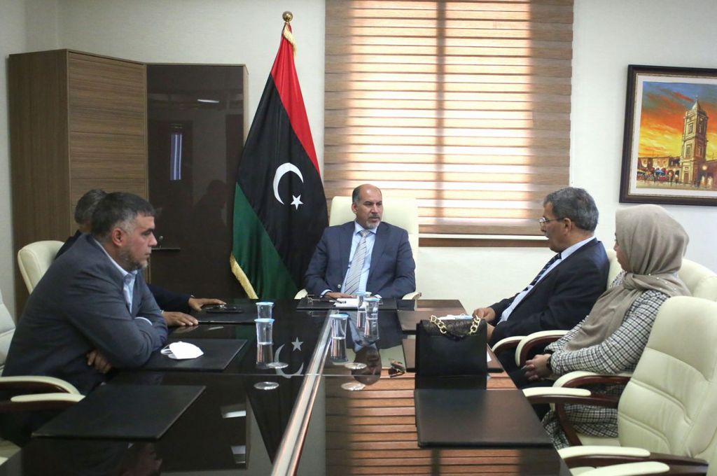 صنع الله يبحث مع مسؤولي الخليج العربي زيادة معدلات الإنتاج وتوفير الكهرباء للشركة