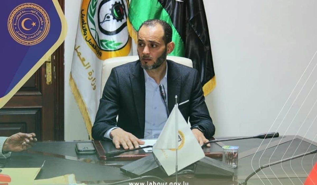 العمل والتأهيل تعقد اجتماعاً بشأن الشركات المتعثرة والمنسحبة
