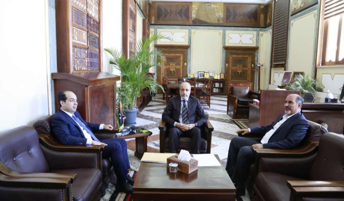 الكبير يبحث مع معيتيق وكجمان الترتيبات المالية لـ2021 وتوحيد سعر الصرف الأجنبي