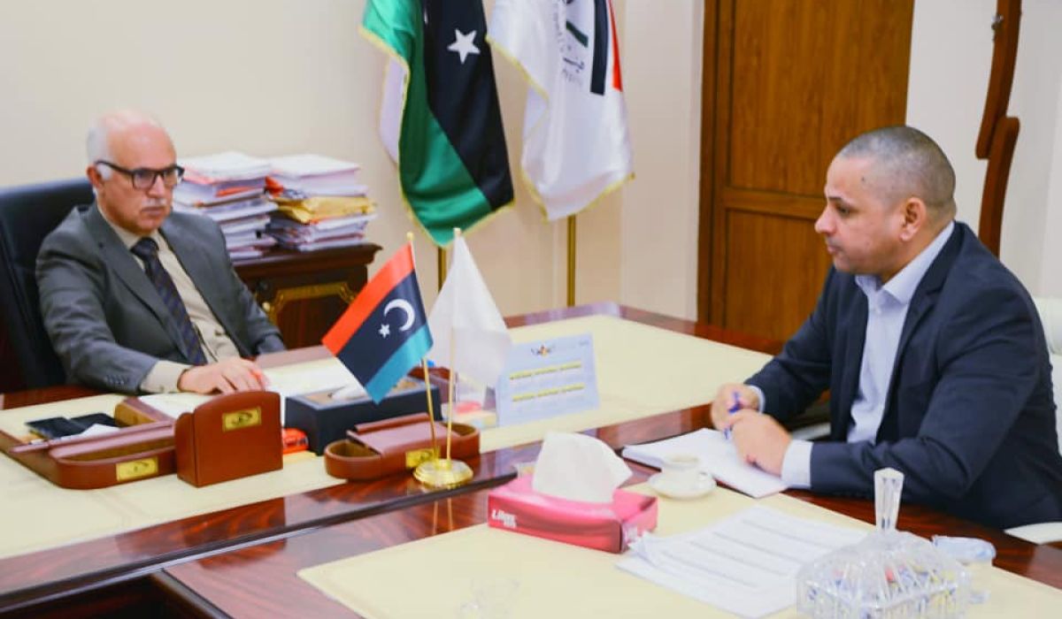 الرقابة الإدارية تجتمع برئيس مجلس إدارة مؤسسة الاستثمار